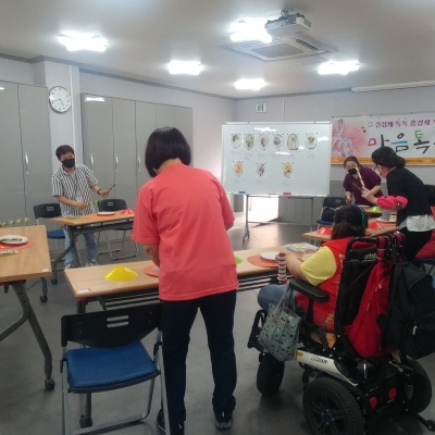 6월 첫째 주 음악프로그램 마음톡톡 진행
