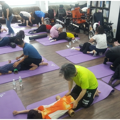 요가 및 원예테라피 2회차 진행사진입니다.