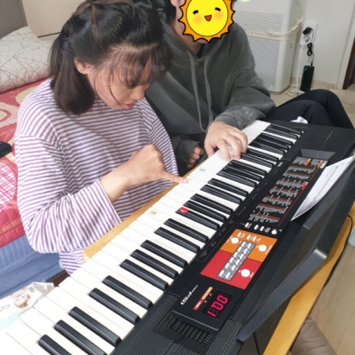 피아노 배우고 있어요