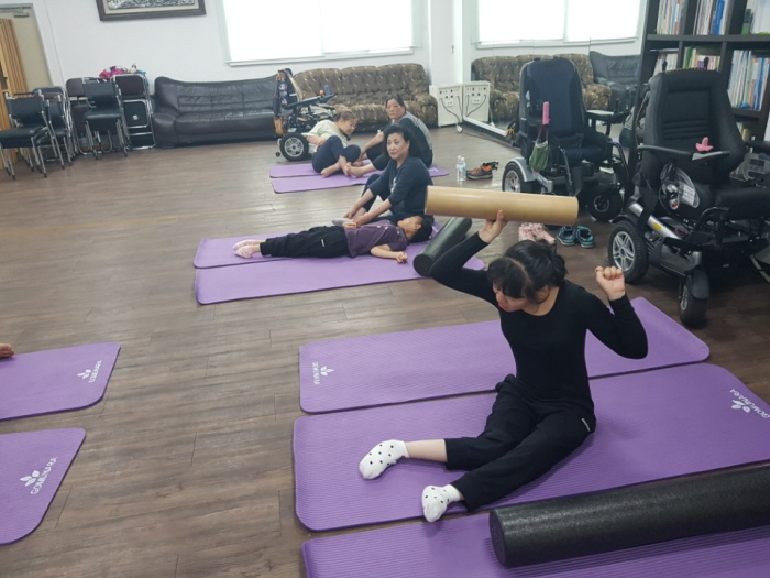 꾸미기_7회차 요가교육1.jpg