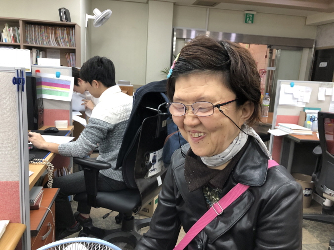 크기변환_김경아_안경 (1).jpg